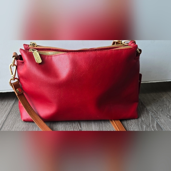 Valentina Italia Genuine Leather Red Crossbody Bag Made in Italy Gold Hardware - Picture 4 of 16